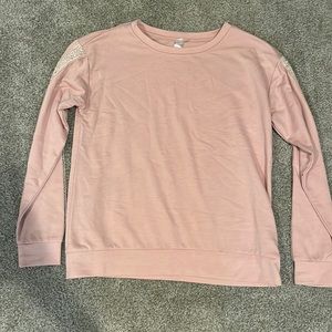 Women’s Long-sleeve blouse with fringe on sleeve